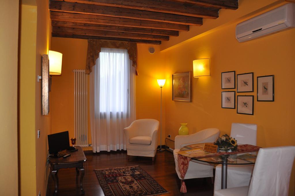 Piazza Nova Guest House Феррара Номер фото
