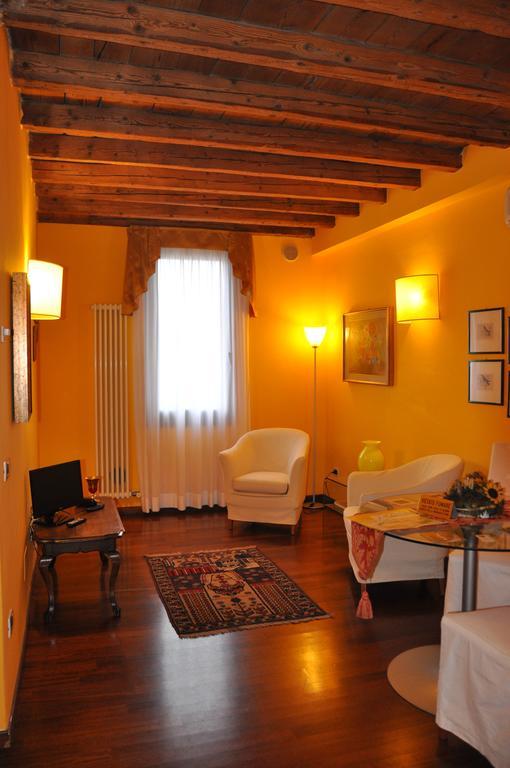 Piazza Nova Guest House Феррара Номер фото