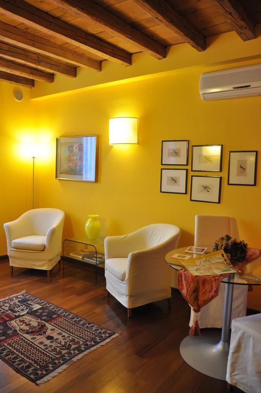 Piazza Nova Guest House Феррара Номер фото