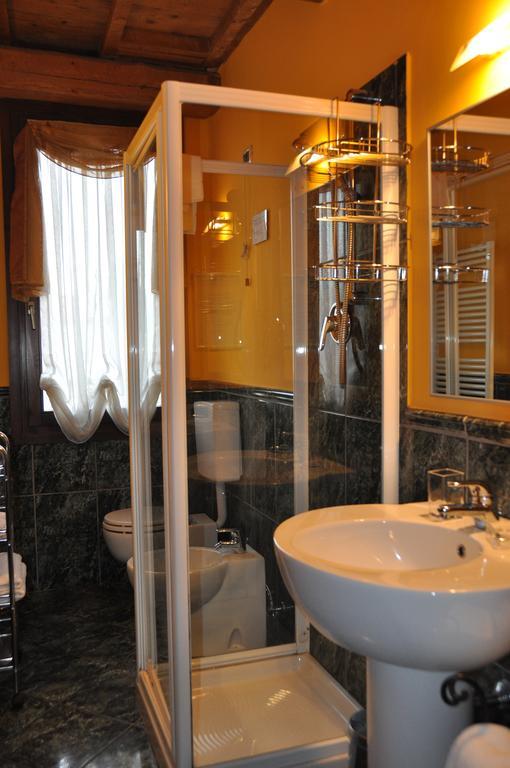 Piazza Nova Guest House Феррара Экстерьер фото
