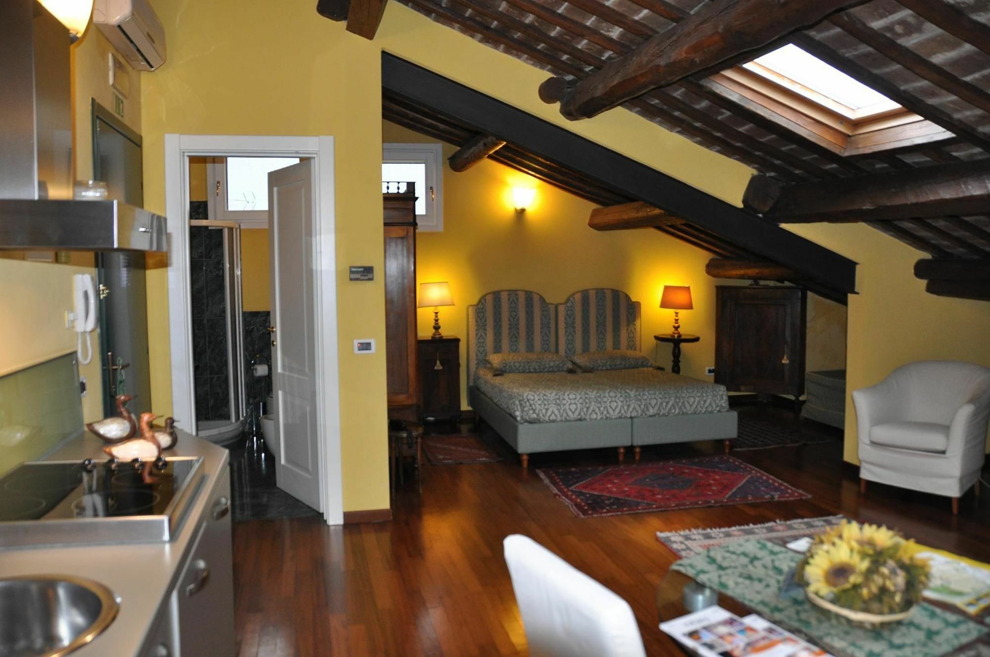 Piazza Nova Guest House Феррара Экстерьер фото