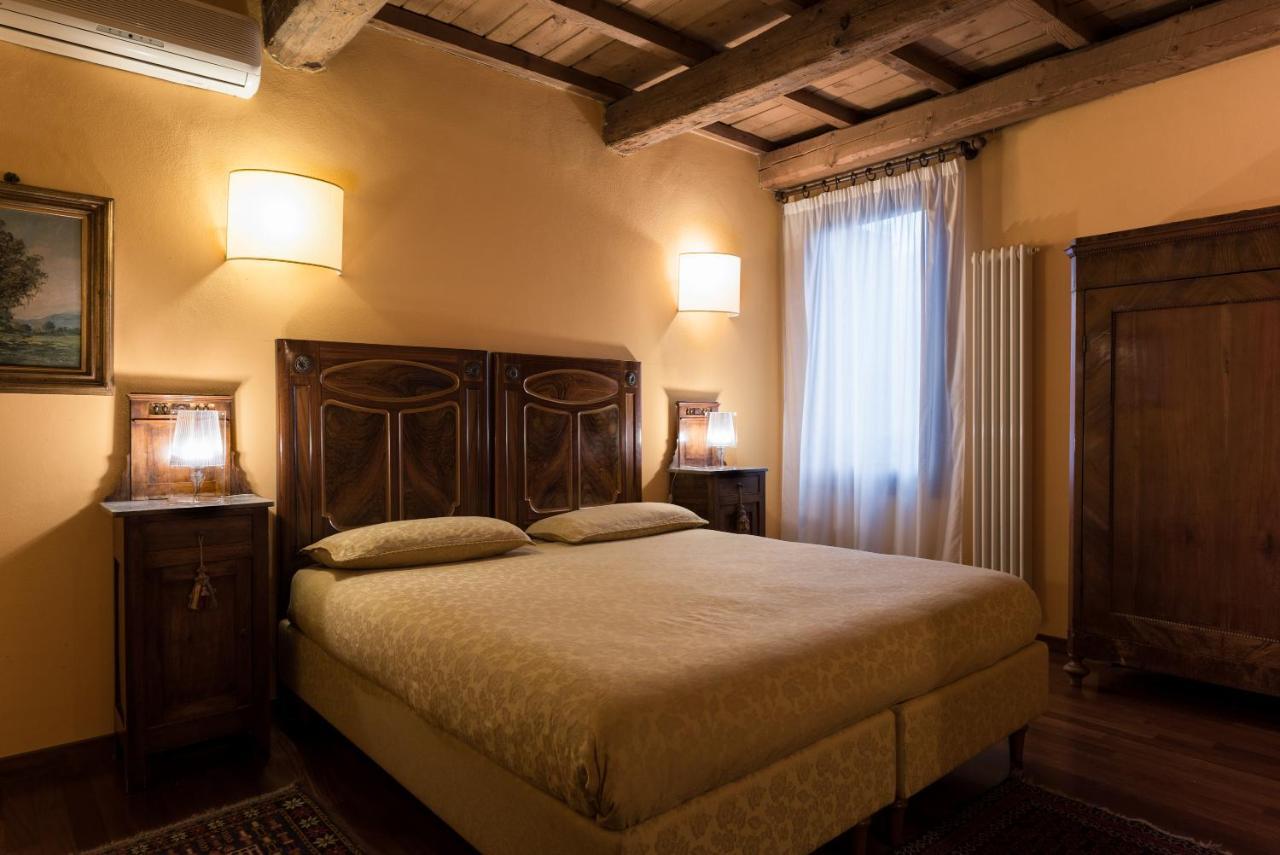 Piazza Nova Guest House Феррара Экстерьер фото