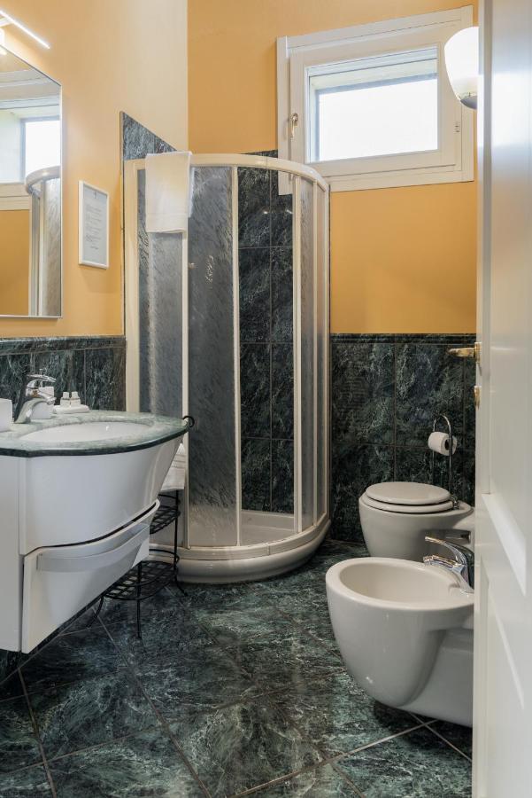 Piazza Nova Guest House Феррара Экстерьер фото